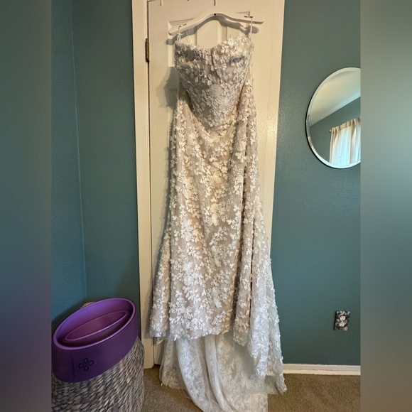 Willowby ‘Cecilia’ wedding dress - Picture 3 of 11